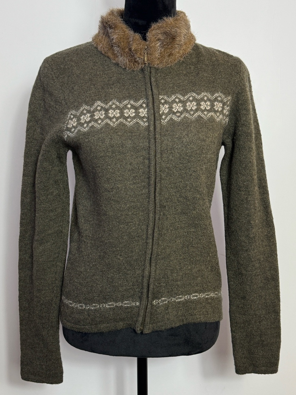 Evan Picone Vintage wool Faux-Fur Collar Sweater Jacket.
